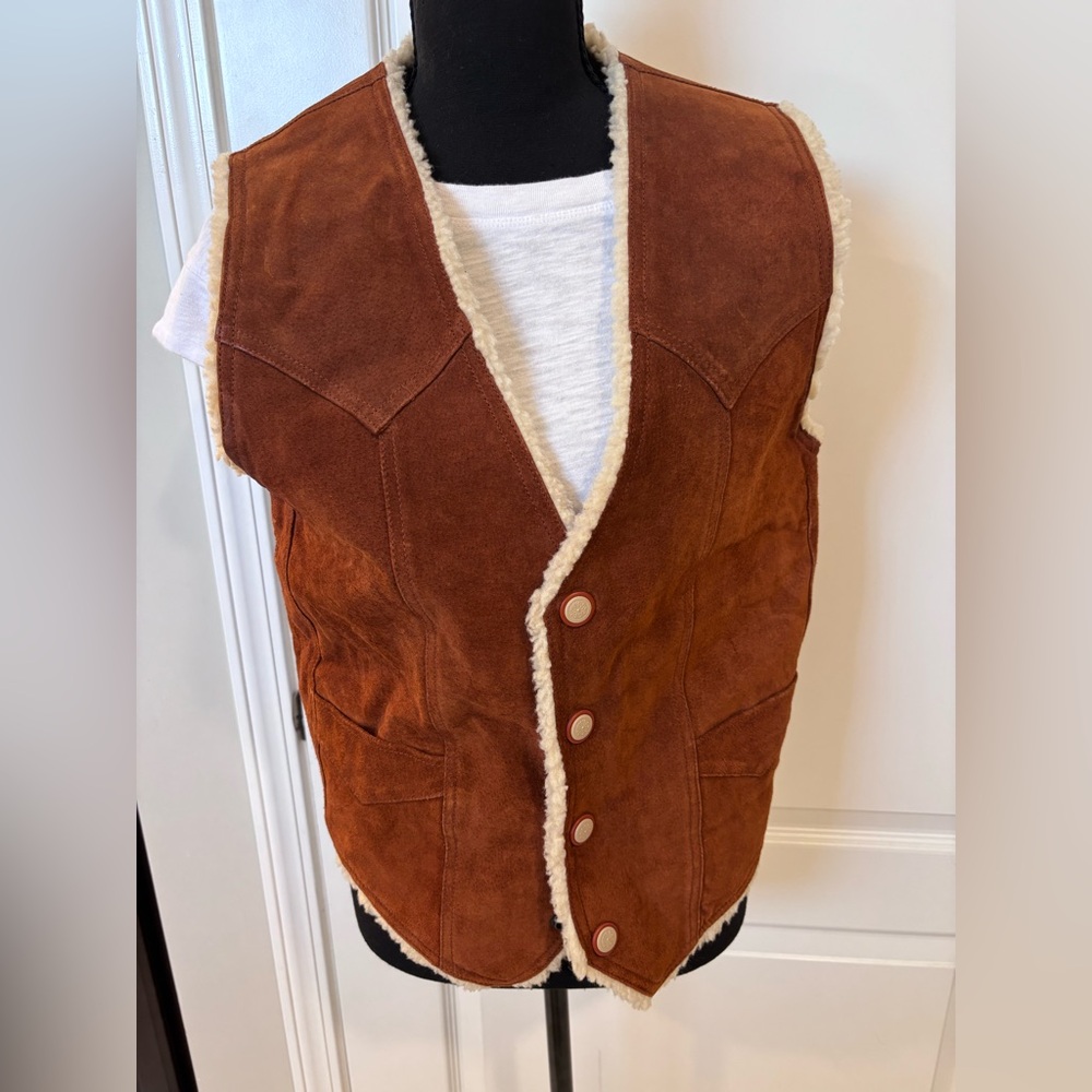 Vintage Leather Cozy Lined Vest - Picture 2 of 6